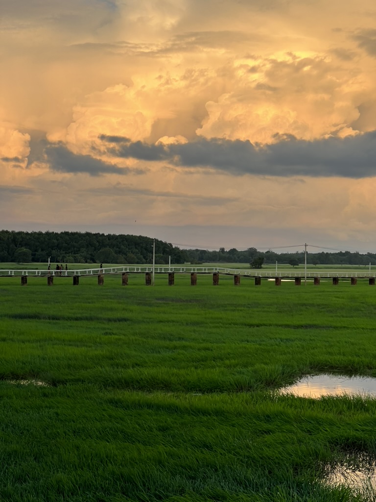 MYANMAR – MIN YWA EVENING VIBE
